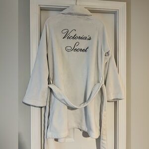 Victoria's Secret White Plush Robe with Embroidered Script Logo
